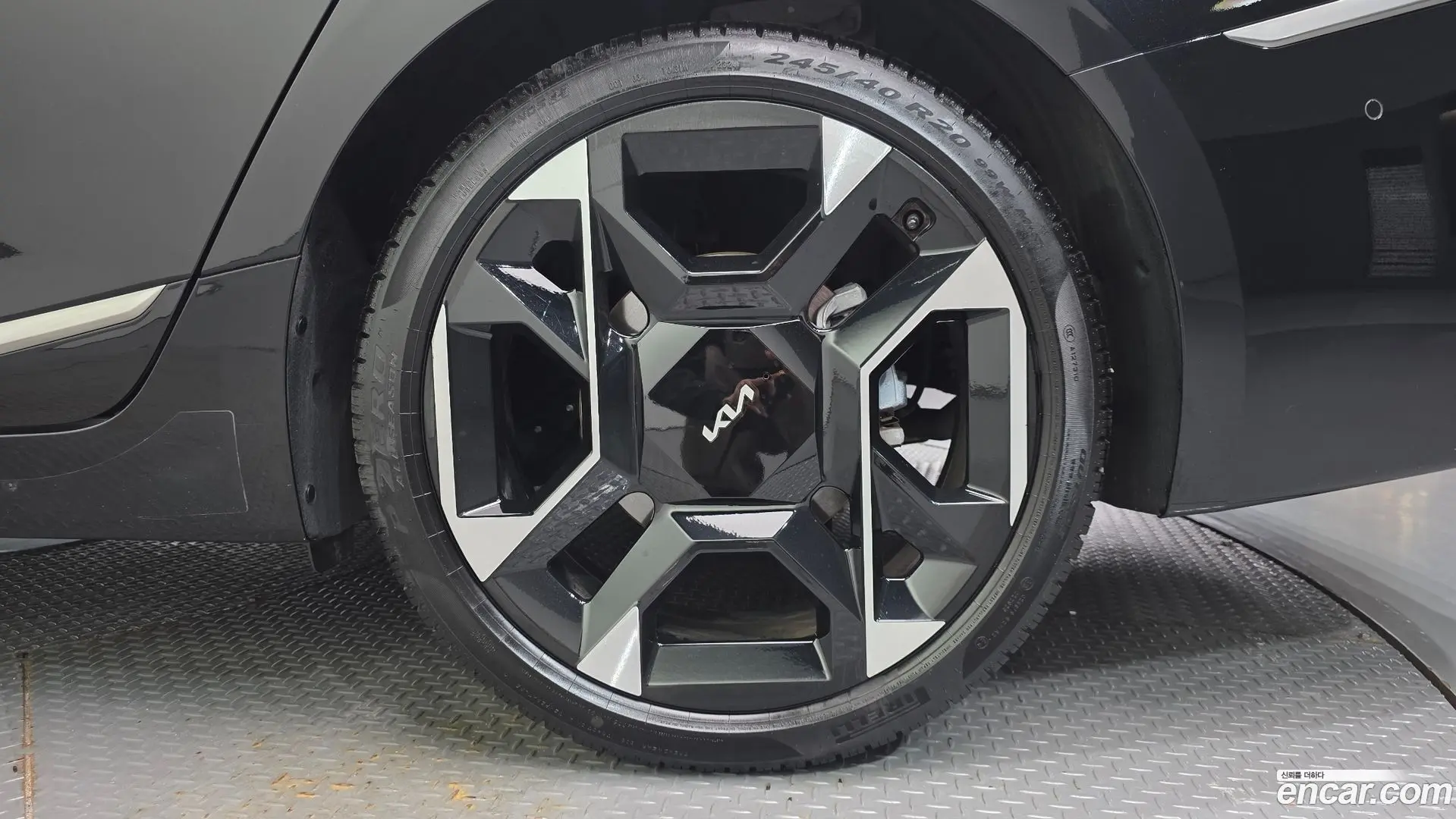 Kia K8 2.5 Gasoline 2WD