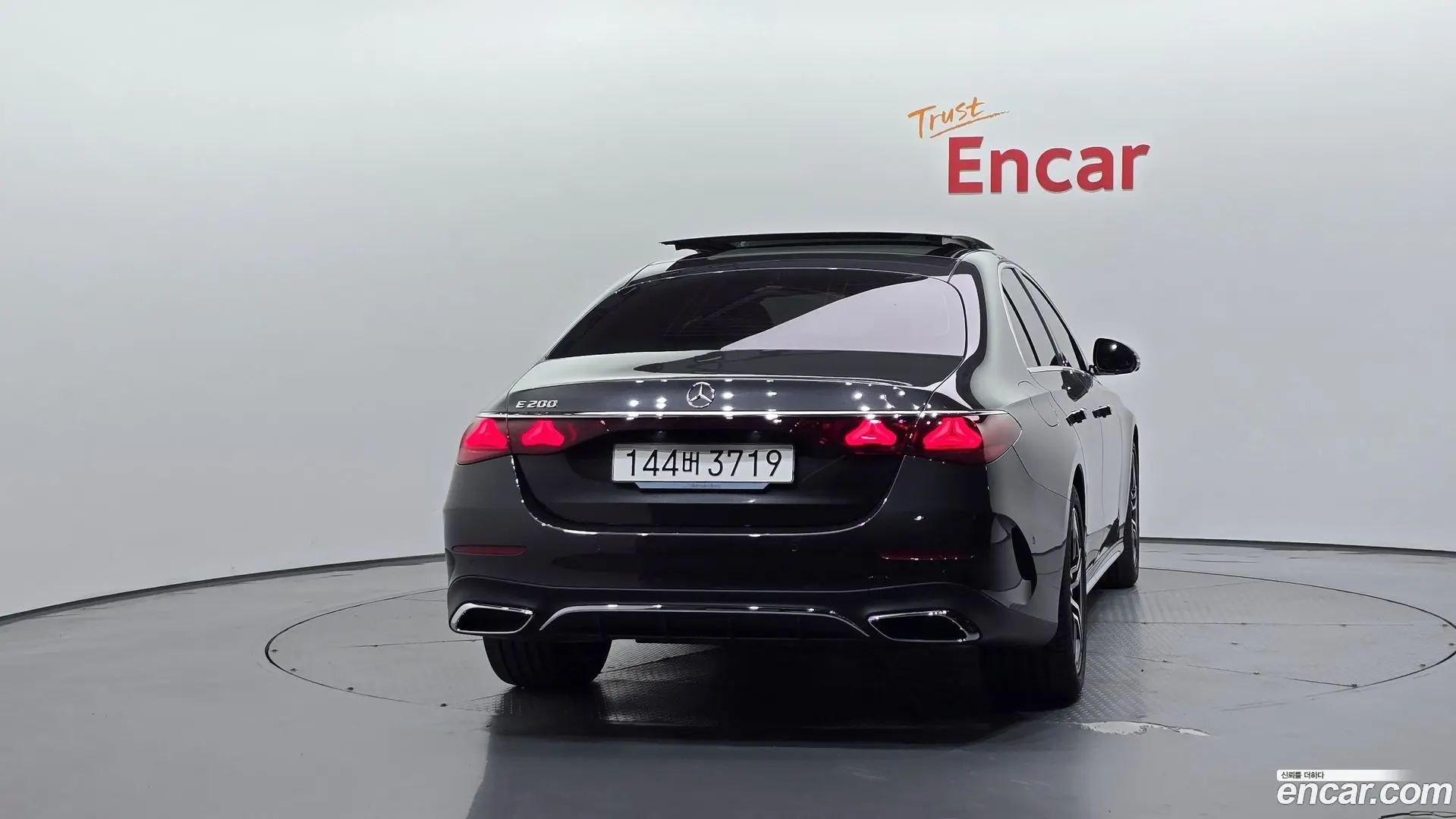 Mercedes-Benz E-Class E200 AMG Line 2024