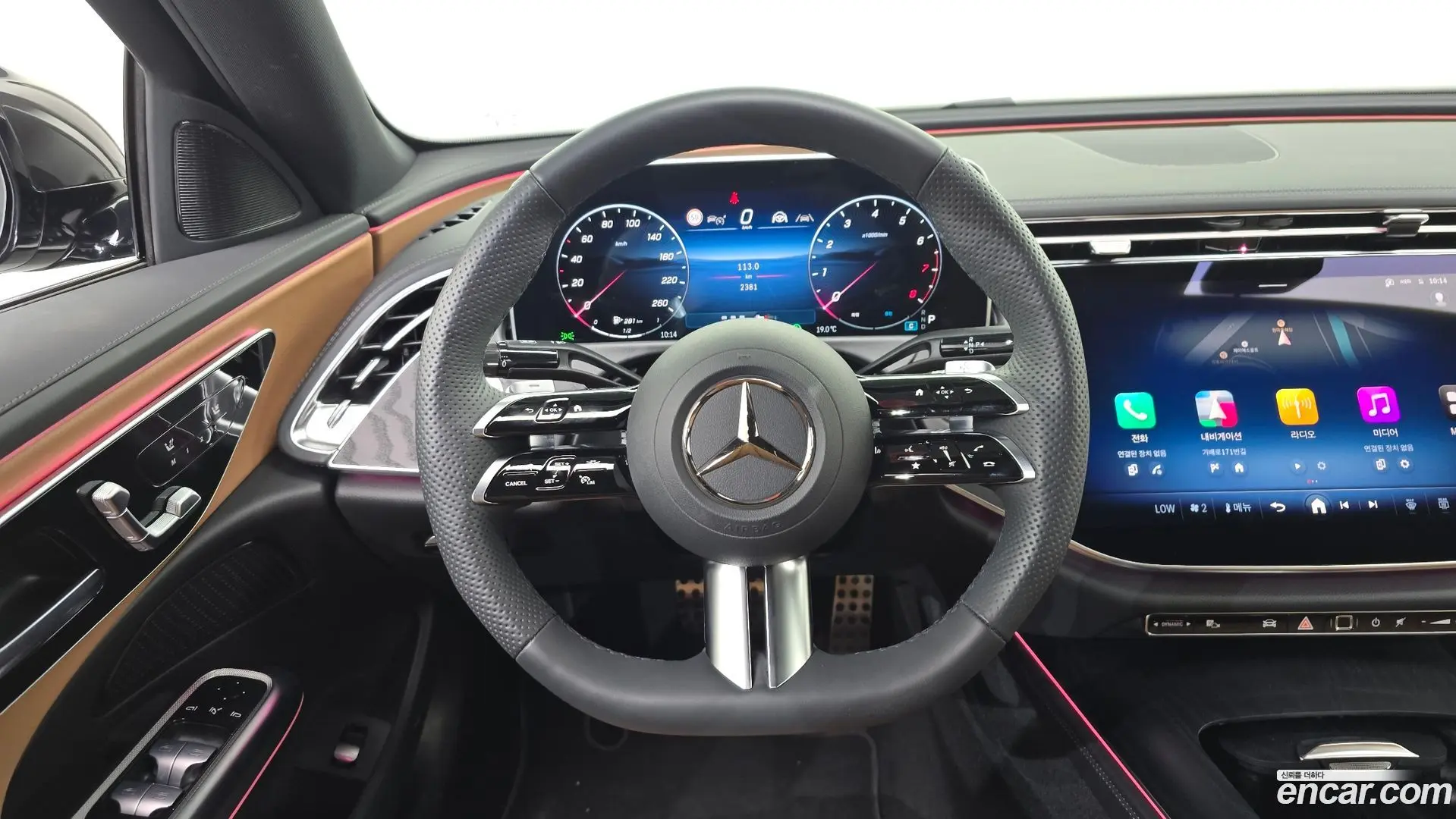 Mercedes-Benz E-Class E200 AMG Line 2024