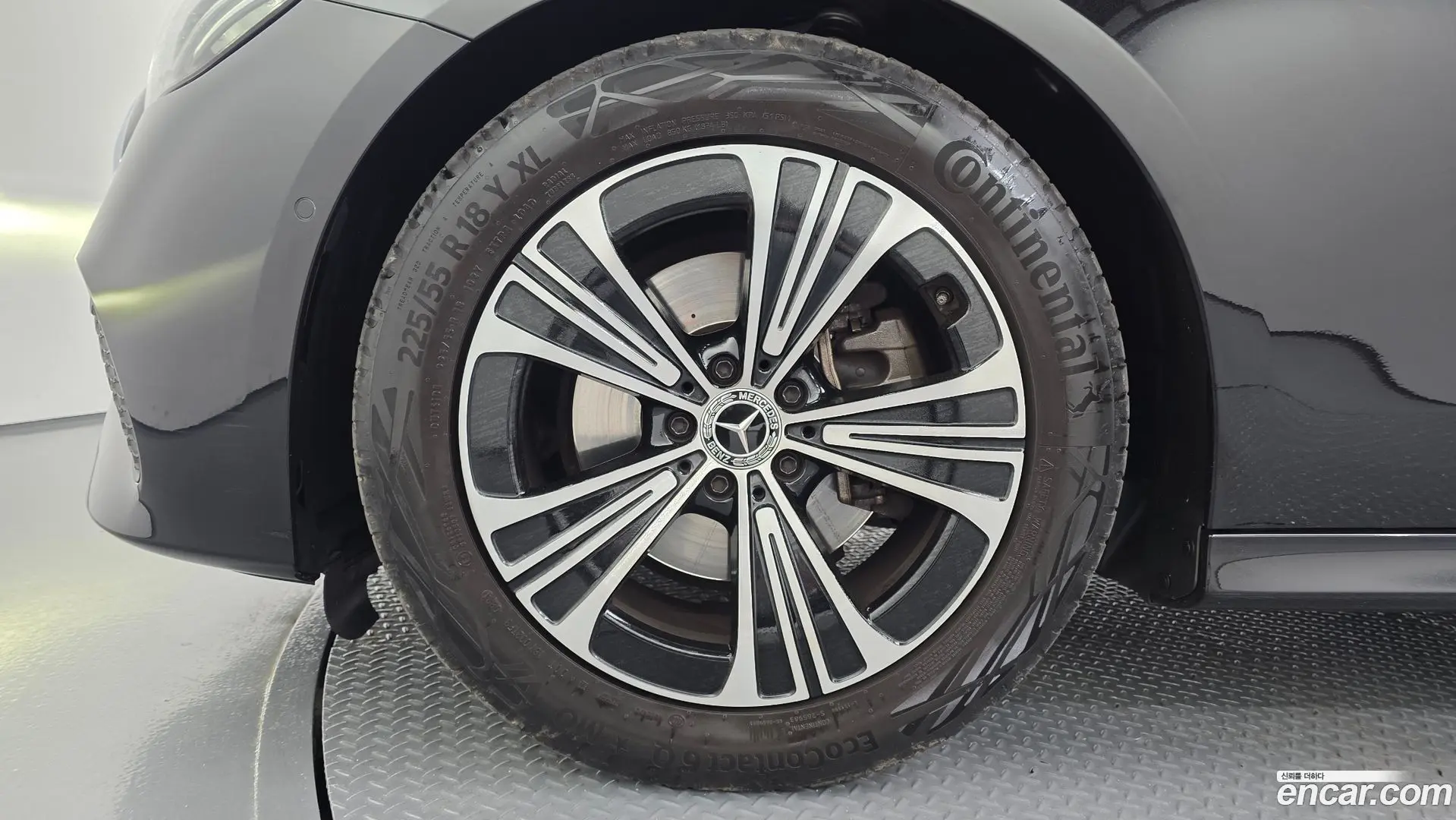 Mercedes-Benz E-Class E200 Avantgarde 2024