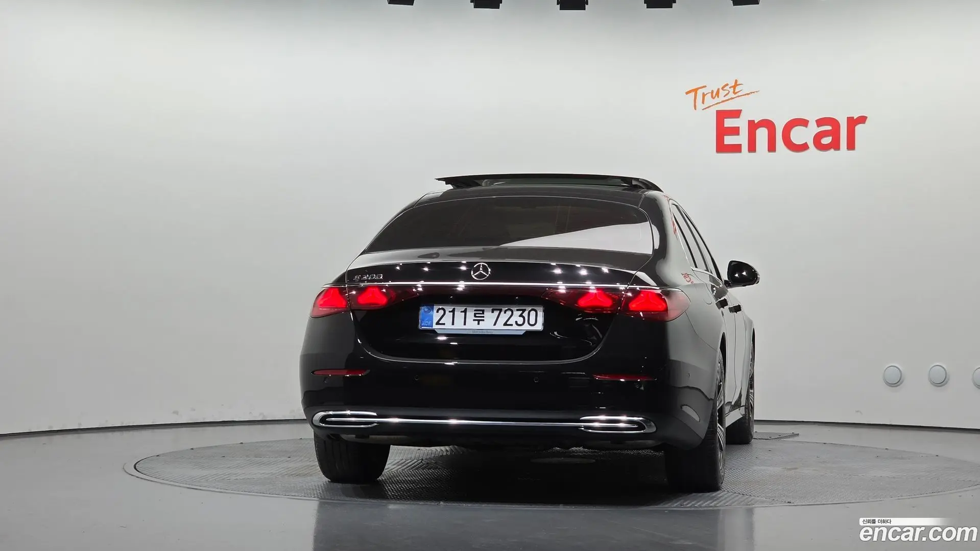 Mercedes-Benz E-Class E200 Avantgarde 2024