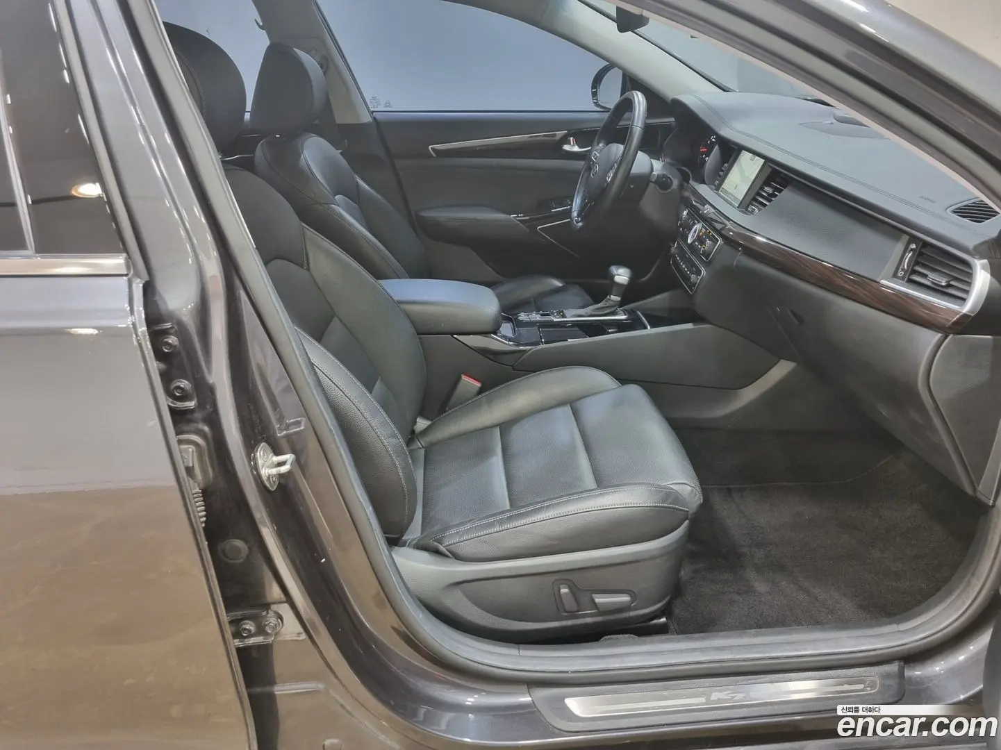 Kia K7 3.0 LPI Luxury (Rental Car)