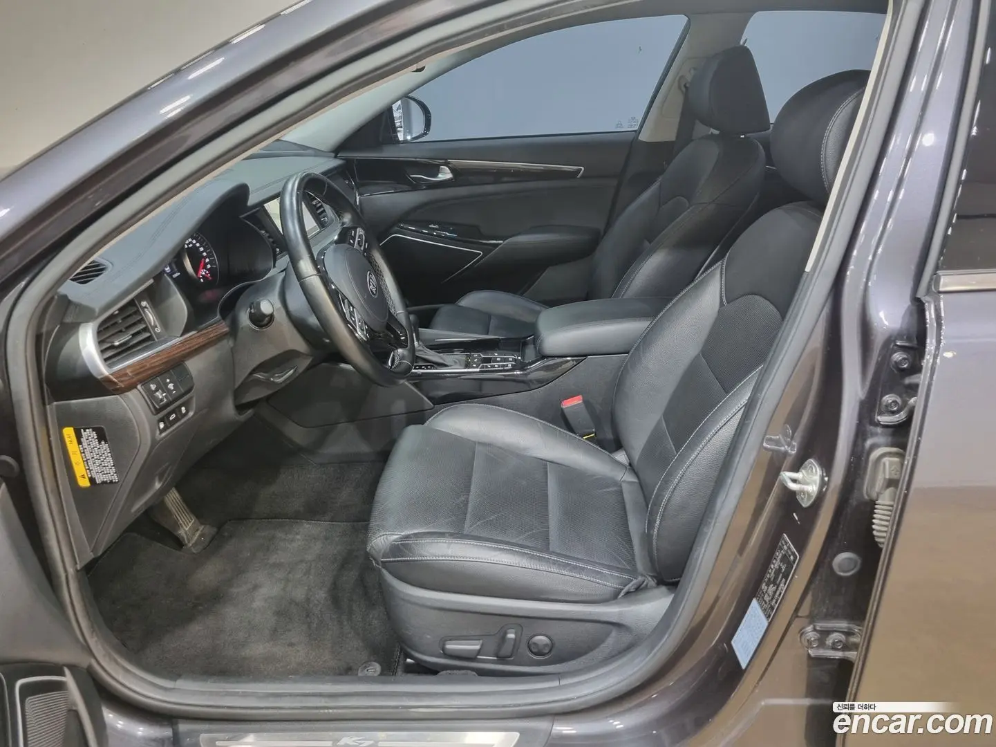 Kia K7 3.0 LPI Luxury (Rental Car)