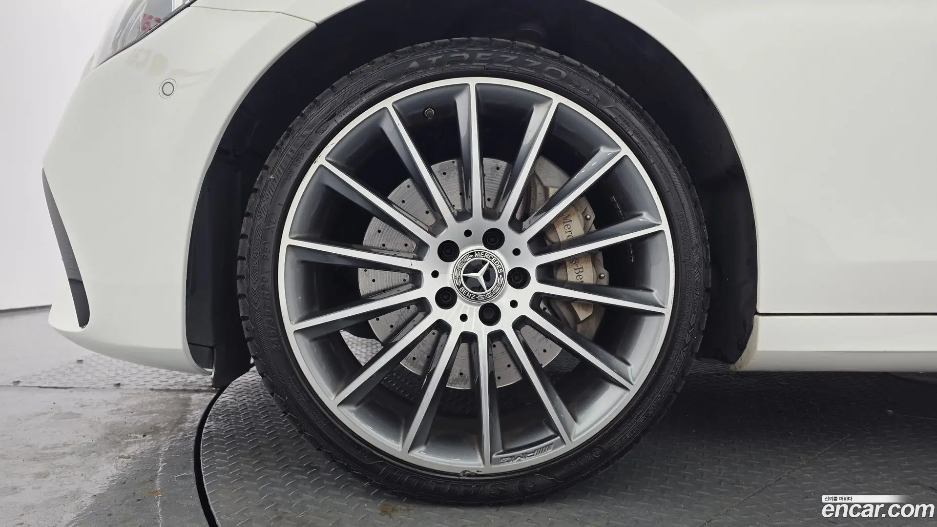 Mercedes-Benz E-Class E350 4MATIC AMG Line
