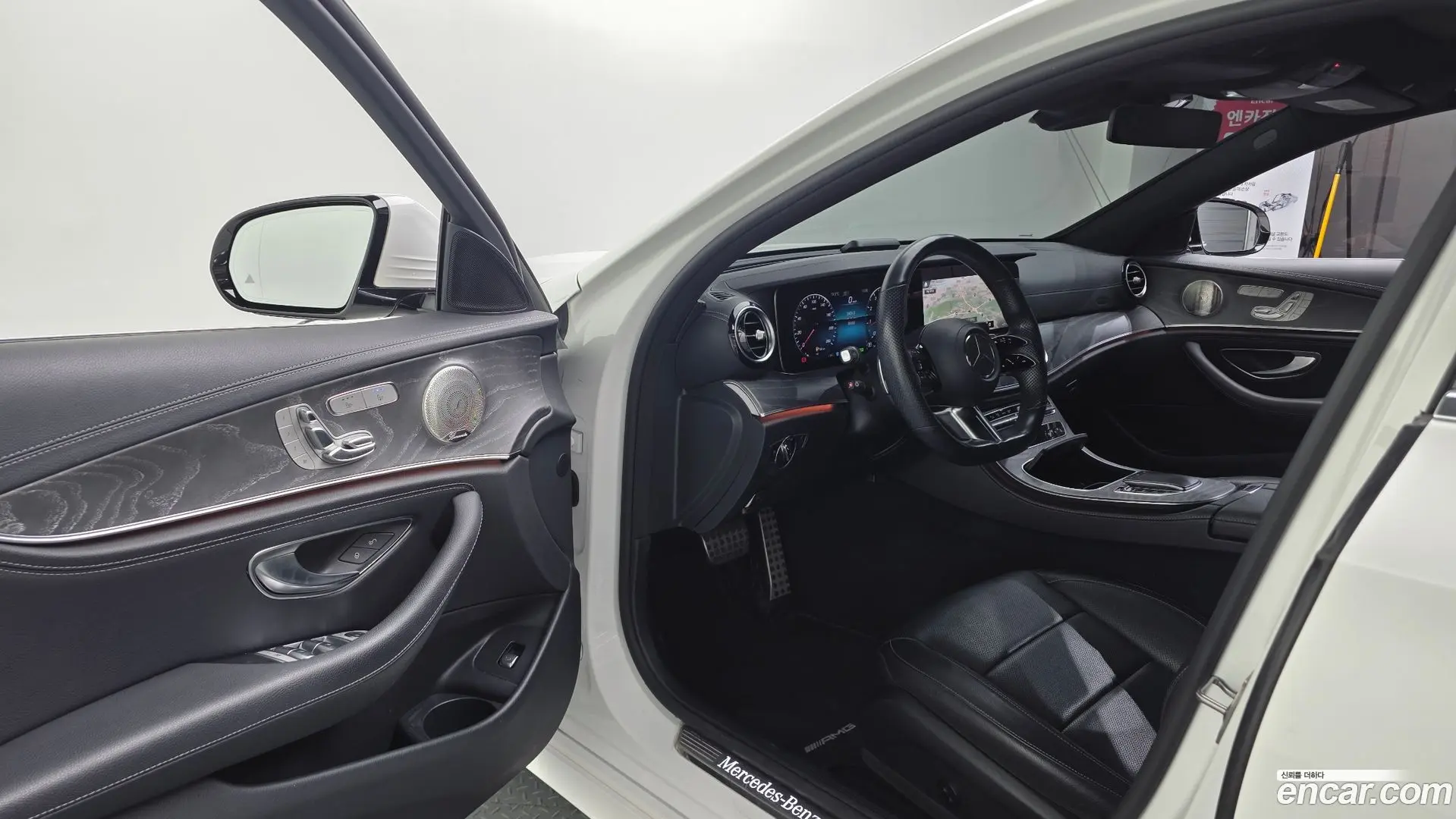 Mercedes-Benz E-Class E350 4MATIC AMG Line
