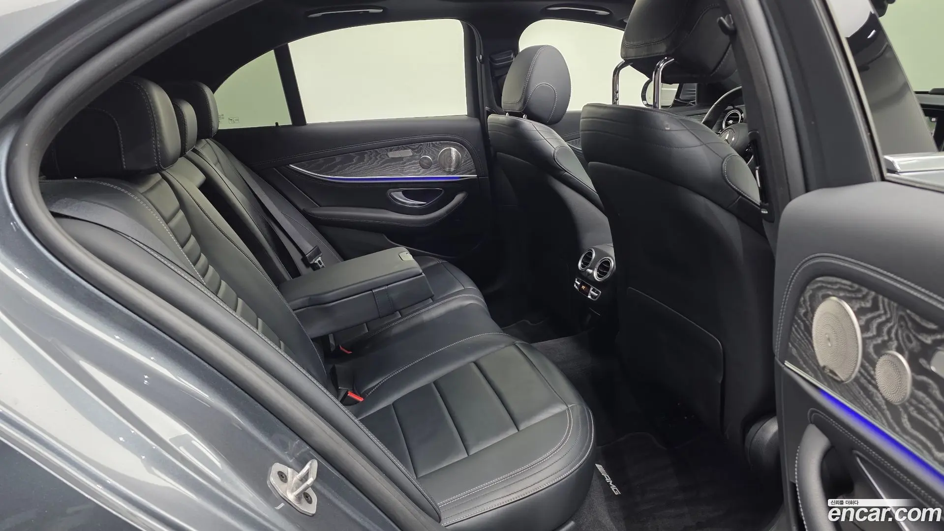 Mercedes-Benz E-Class E350 4MATIC AMG Line