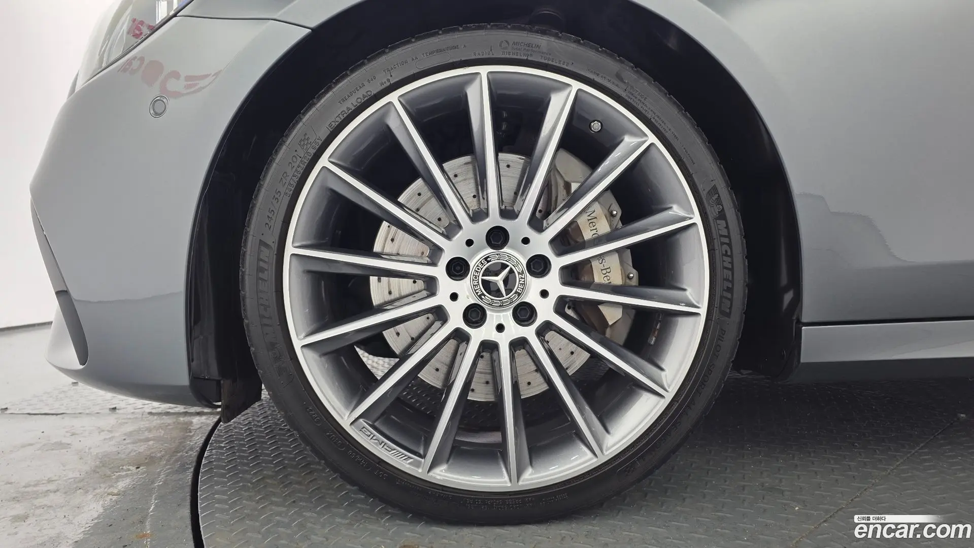 Mercedes-Benz E-Class E350 4MATIC AMG Line