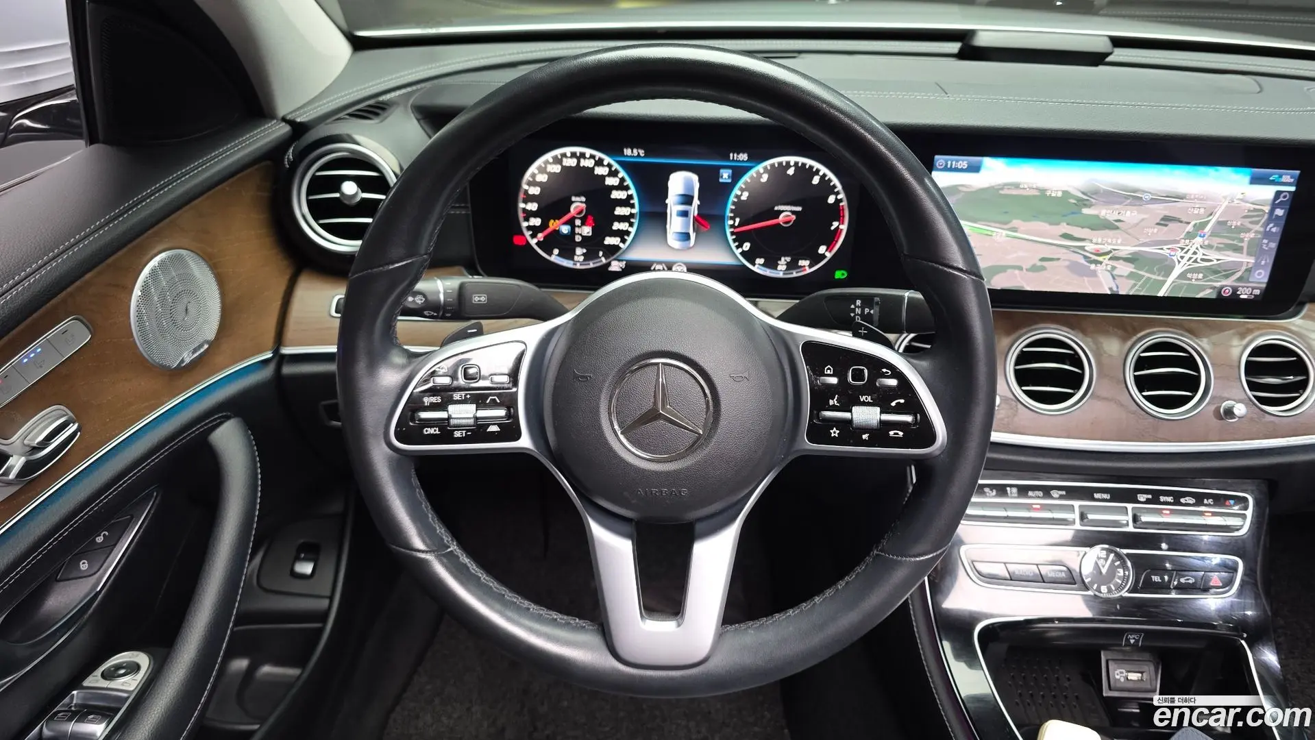 Mercedes-Benz E-Class E300 4MATIC Exclusive 2016