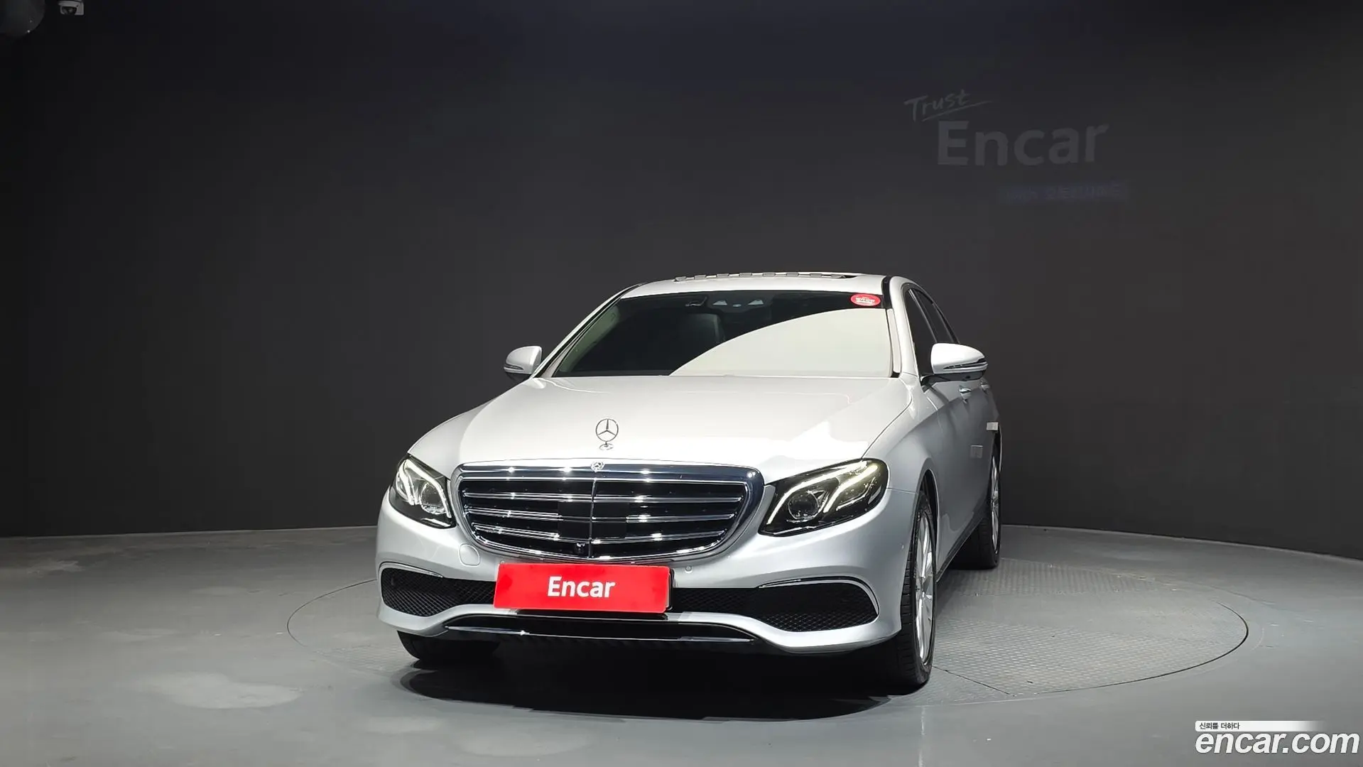 Mercedes-Benz E-Class E300 4MATIC Exclusive 2016