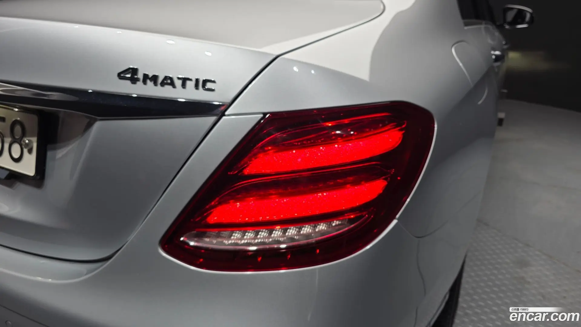 Mercedes-Benz E-Class E300 4MATIC Exclusive 2016