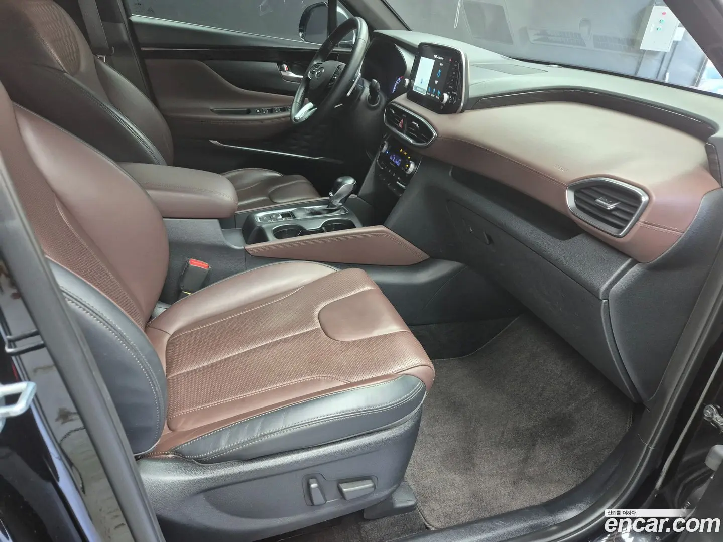 Hyundai Santafe Gasoline 2.0T 2WD