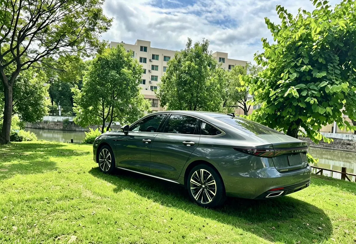 Chery Arrizo 8 PRO 2025 1.6T DCT Luxury +