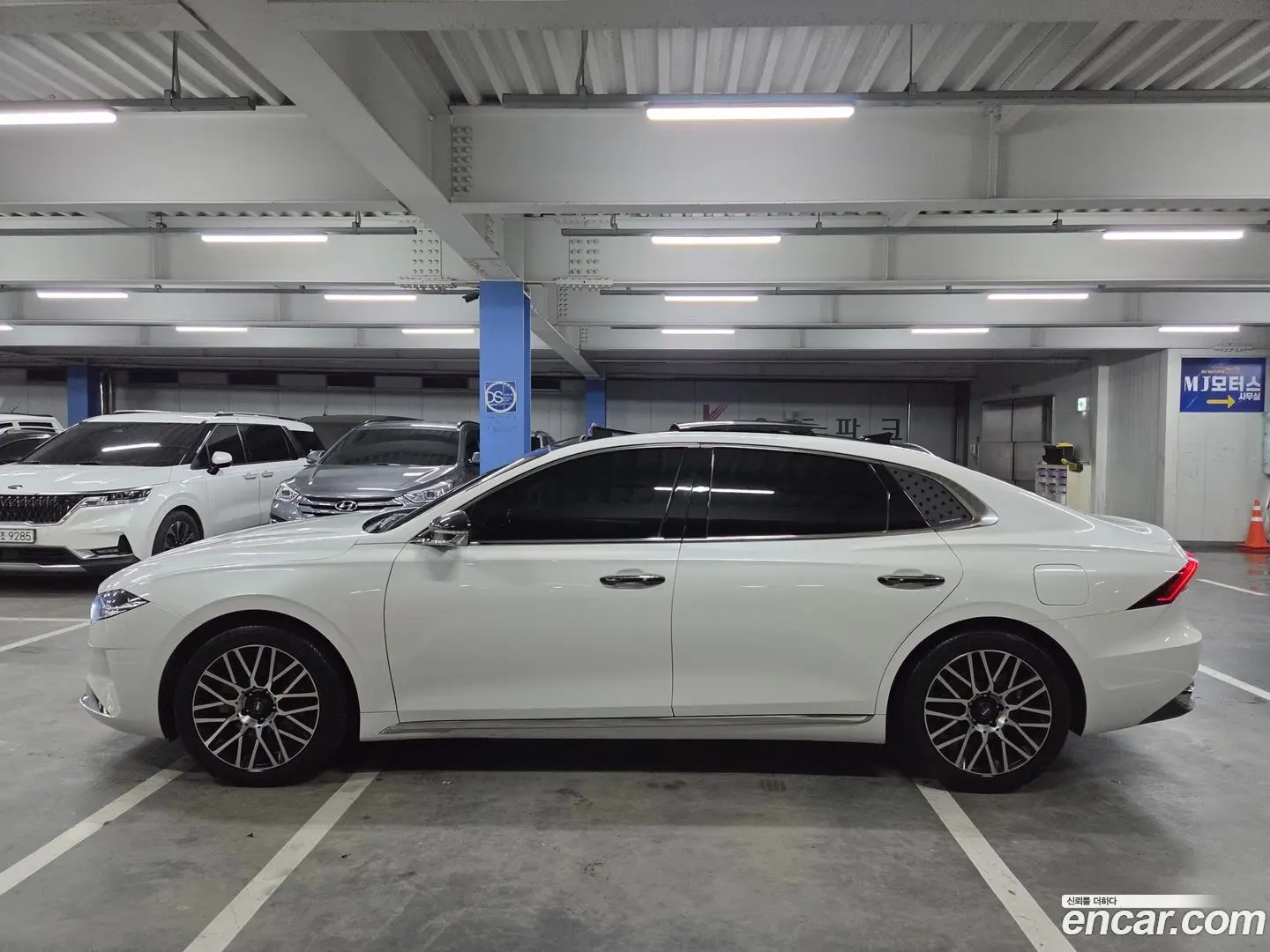 Hyundai Grandeur 3.0 LPi Rent Car