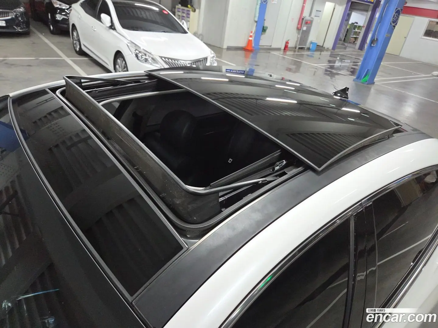 Hyundai Grandeur 3.0 LPi Rent Car