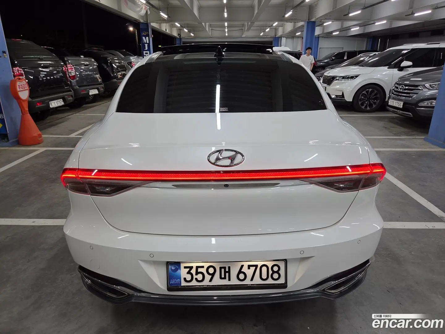 Hyundai Grandeur 3.0 LPi Rent Car