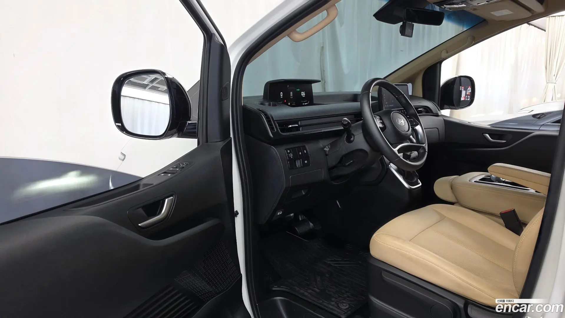Hyundai Staria L3.5 Cargo 3-Seater