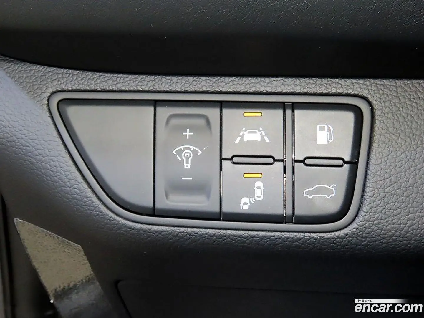 Genesis G70 2.0T AWD