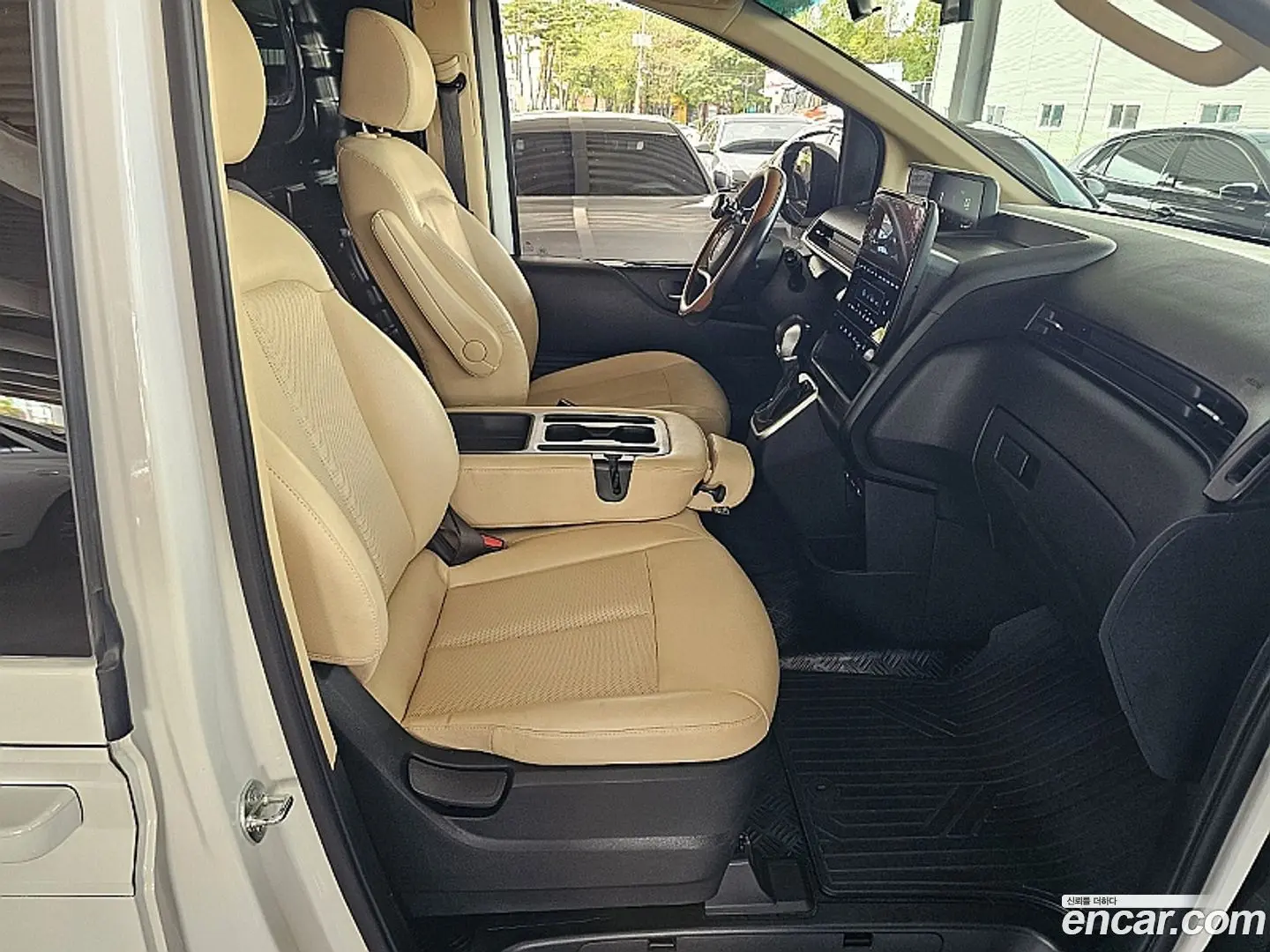 Hyundai Staria L3.5 Cargo 3-Seater