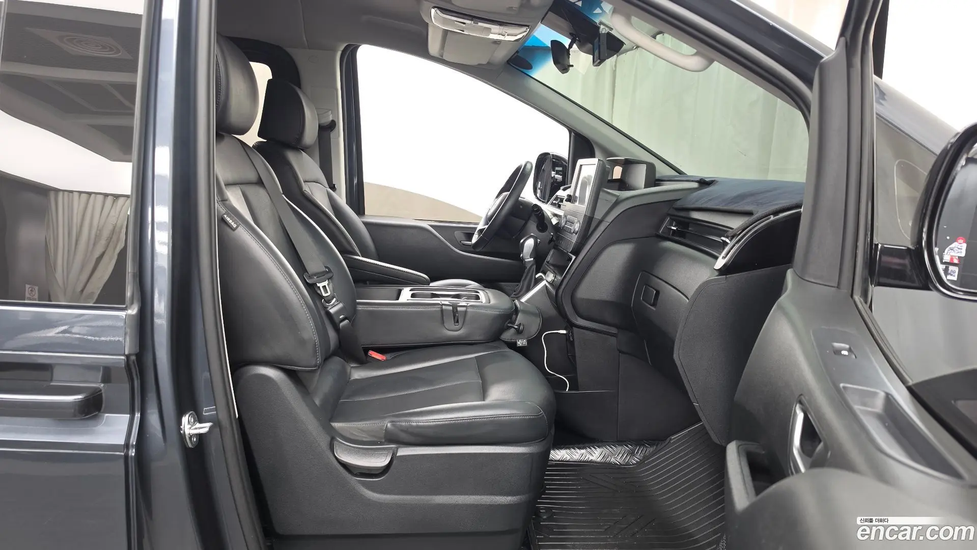 Hyundai Staria L3.5 Tourer 11-Seater