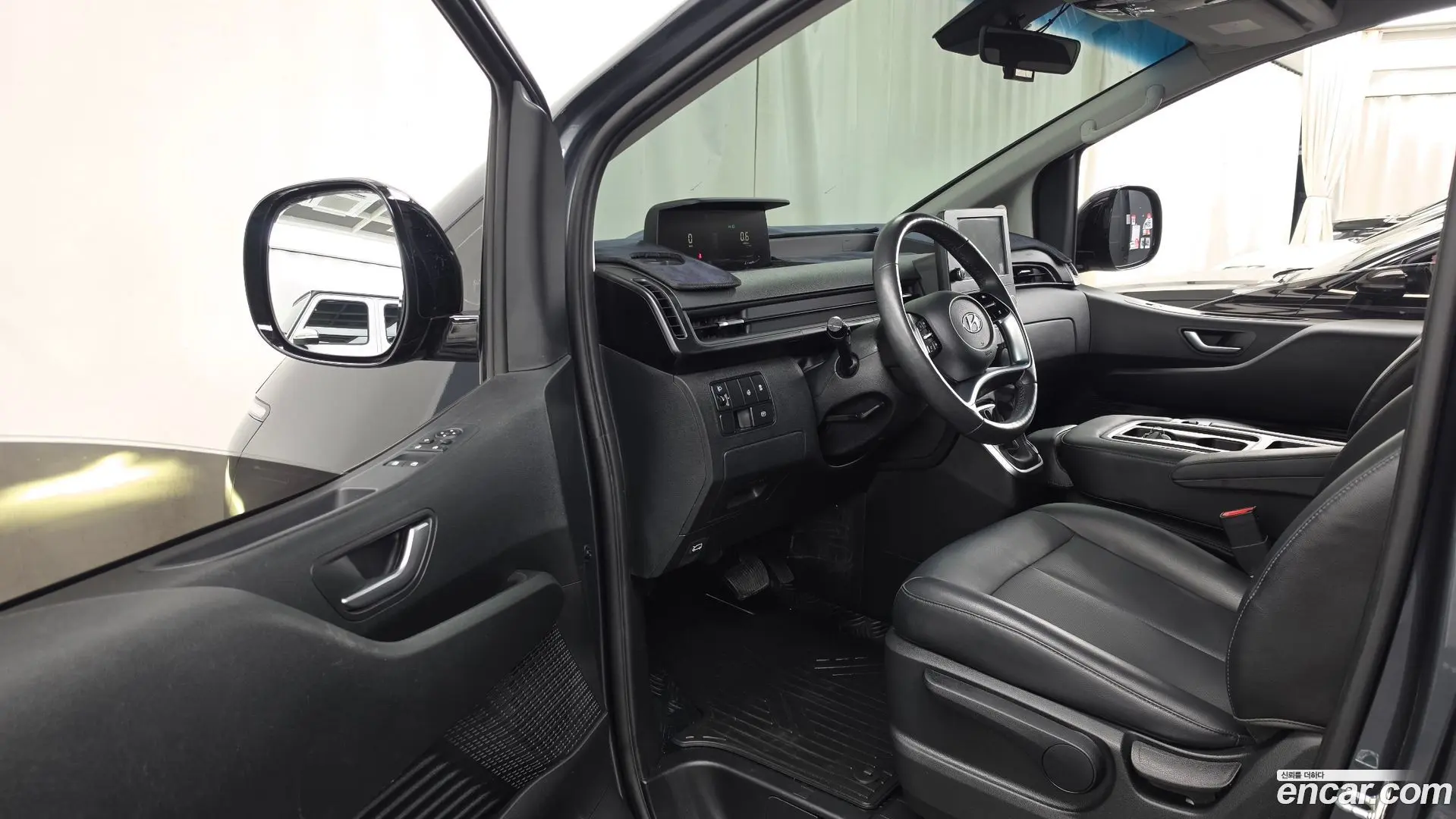 Hyundai Staria L3.5 Tourer 11-Seater