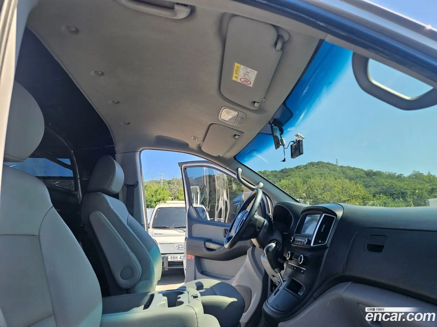 Hyundai Starex Van 3-Seater