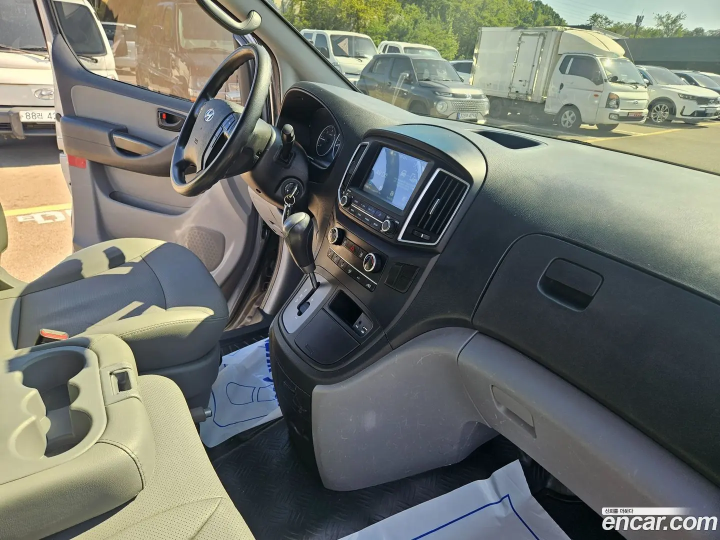 Hyundai Starex Van 3-Seater