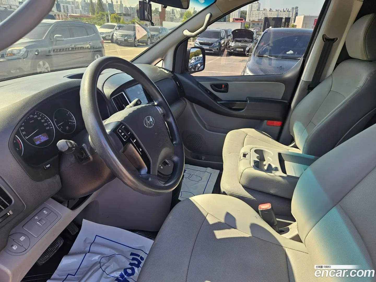 Hyundai Starex Van 3-Seater