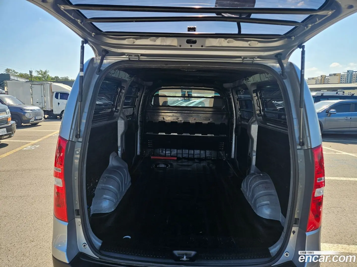Hyundai Starex Van 3-Seater
