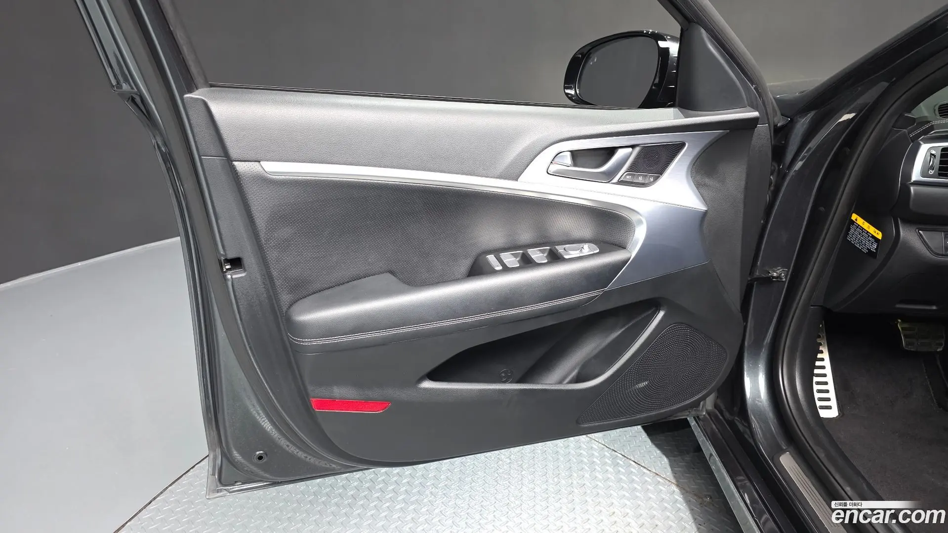 Genesis G70 3.3T Sport AWD