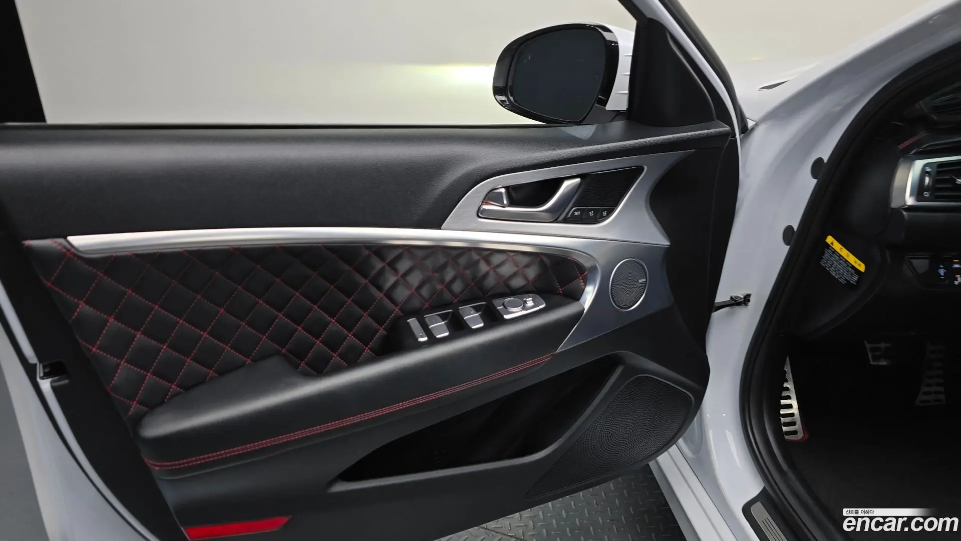 Genesis G70 2.0T AWD