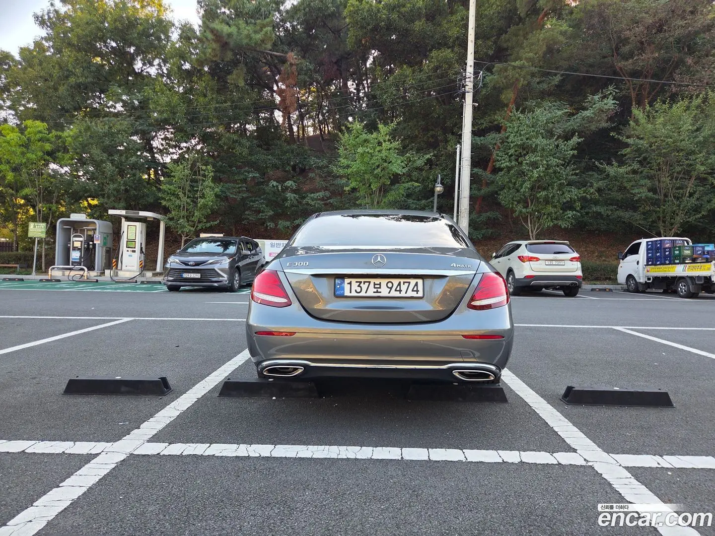 Mercedes-Benz E-Class E300 4MATIC Exclusive 2016