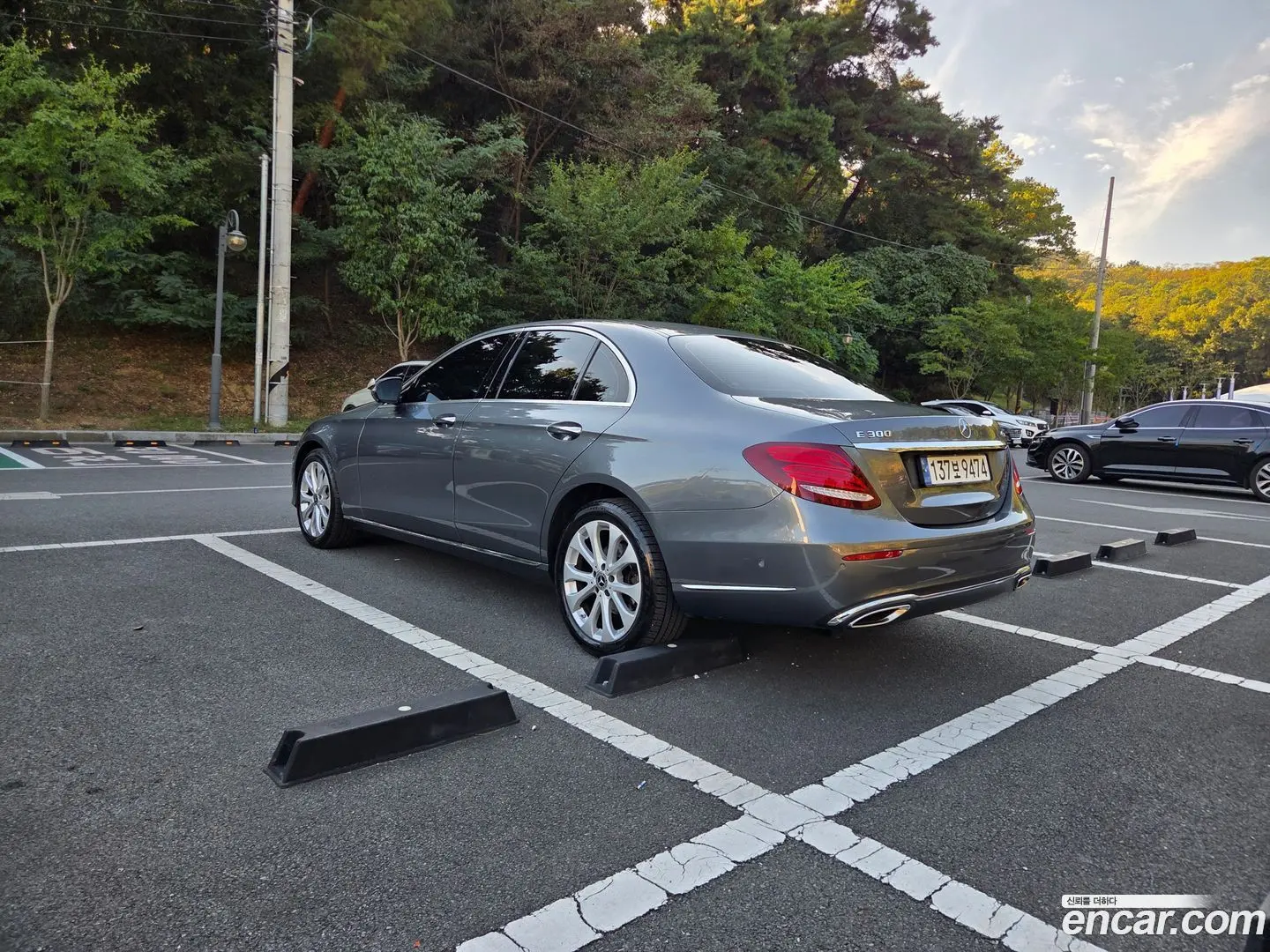 Mercedes-Benz E-Class E300 4MATIC Exclusive 2016