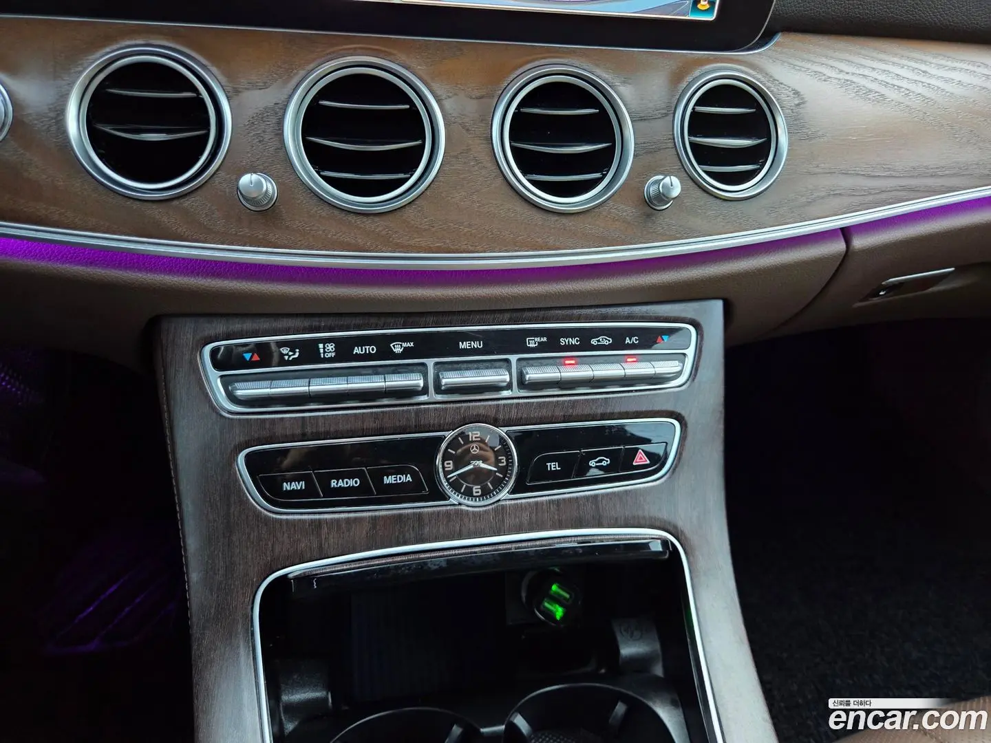 Mercedes-Benz E-Class E300 4MATIC Exclusive 2016