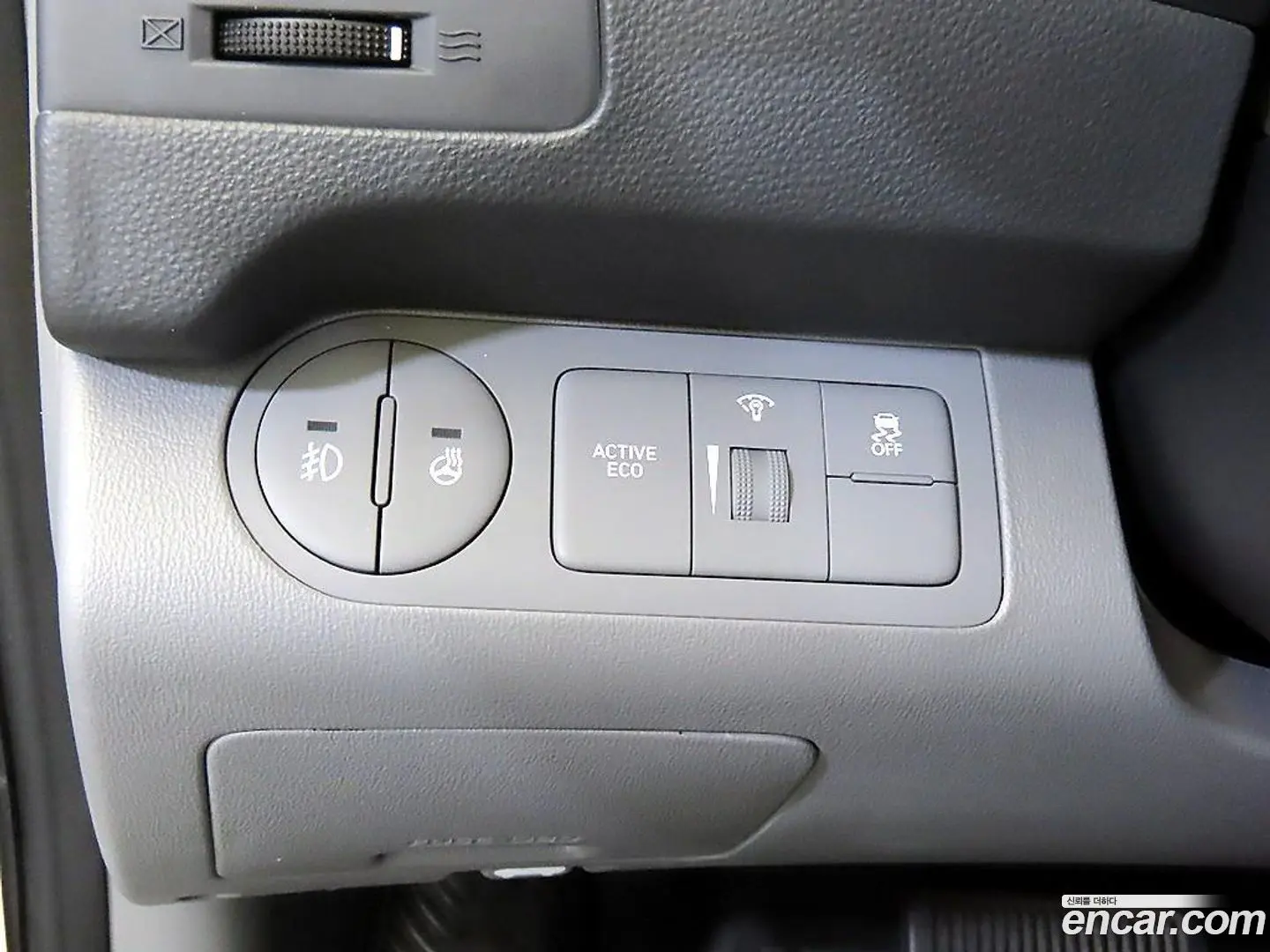 Hyundai Starex Van 3-Seater