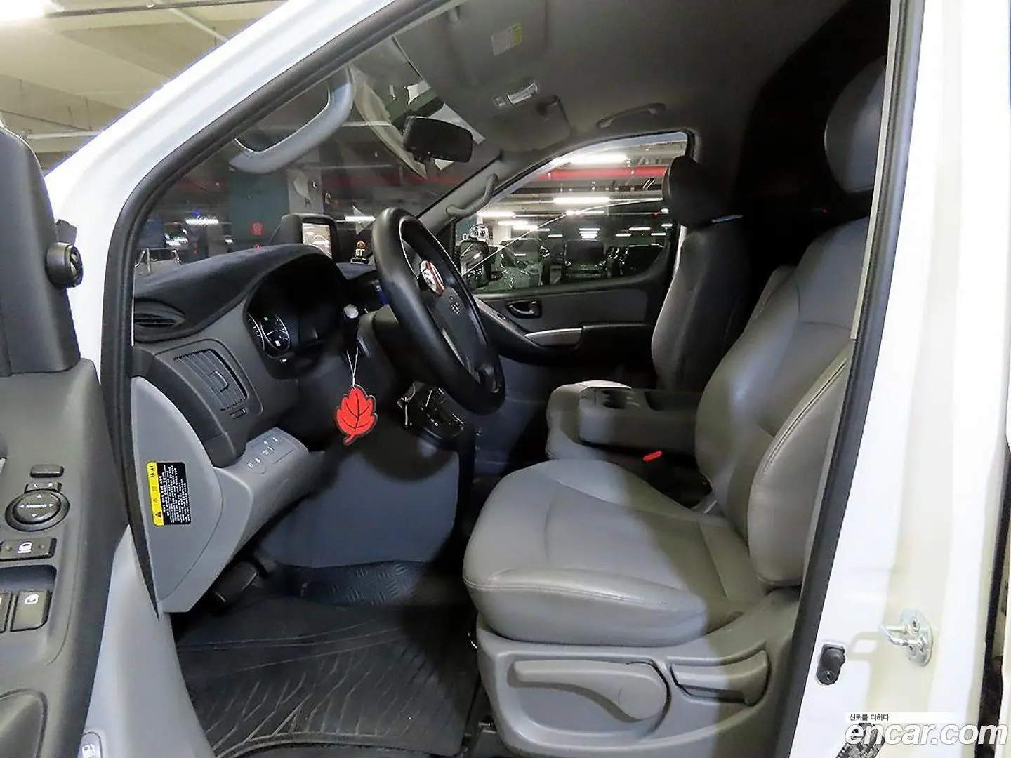 Hyundai Starex Van 3-Seater