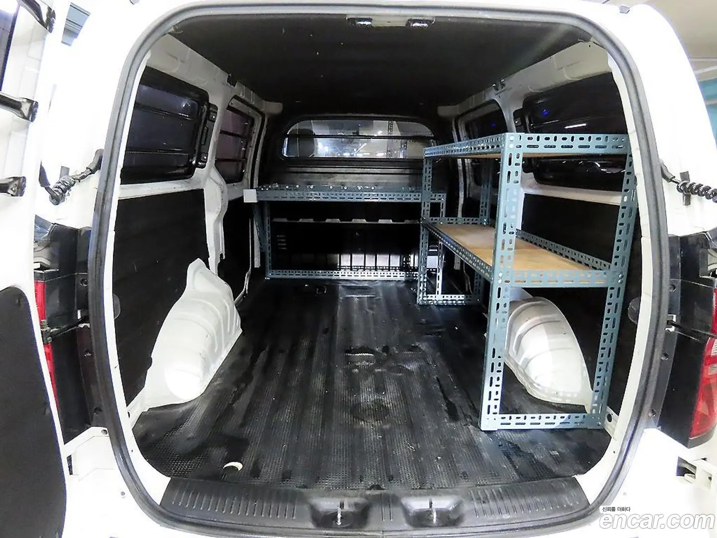 Hyundai Starex Van 3-Seater