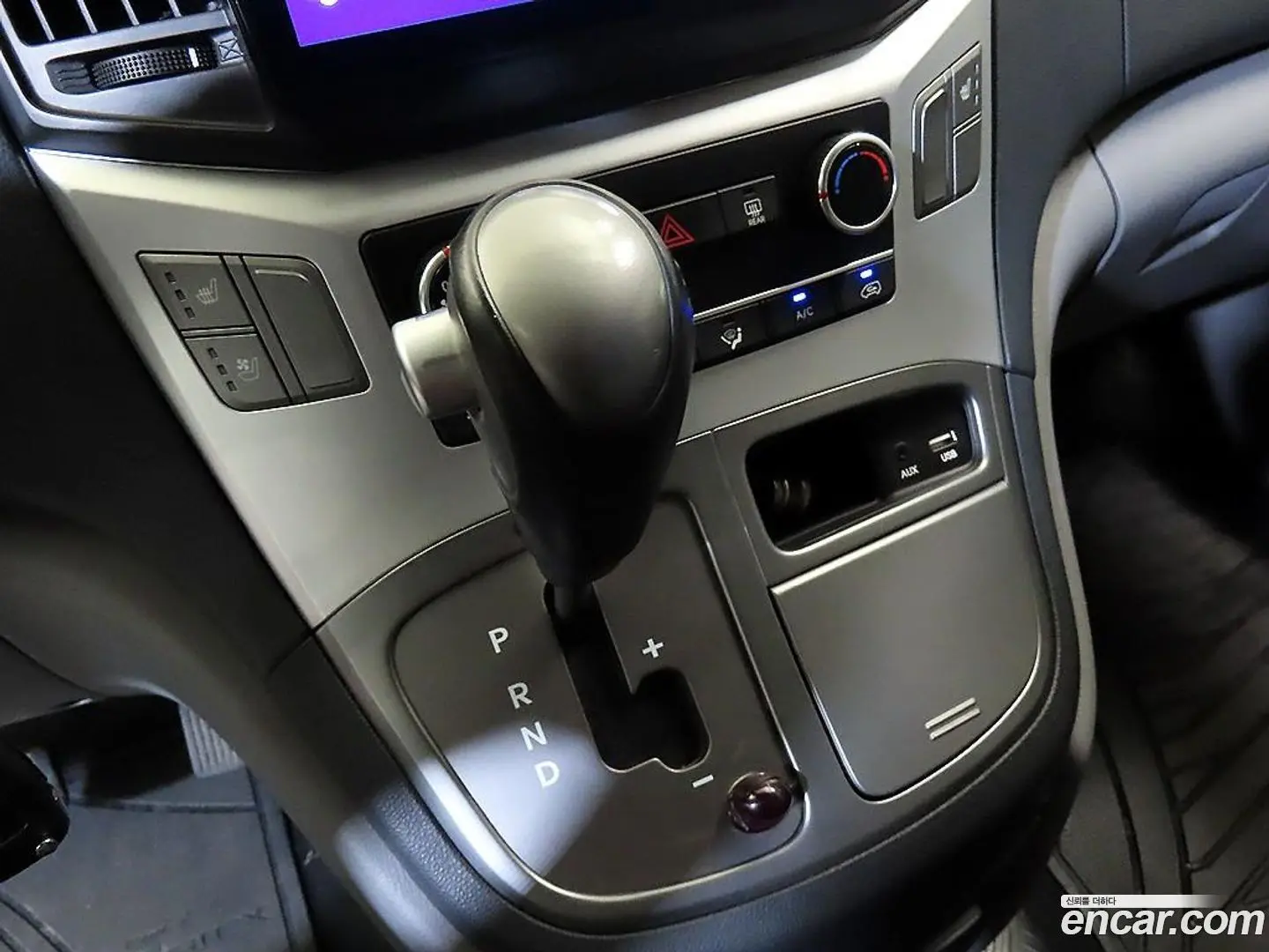 Hyundai Starex Van 3-Seater