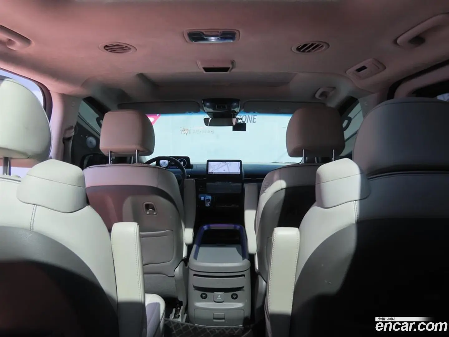 Hyundai Staria Lounge 9-Seater 2021