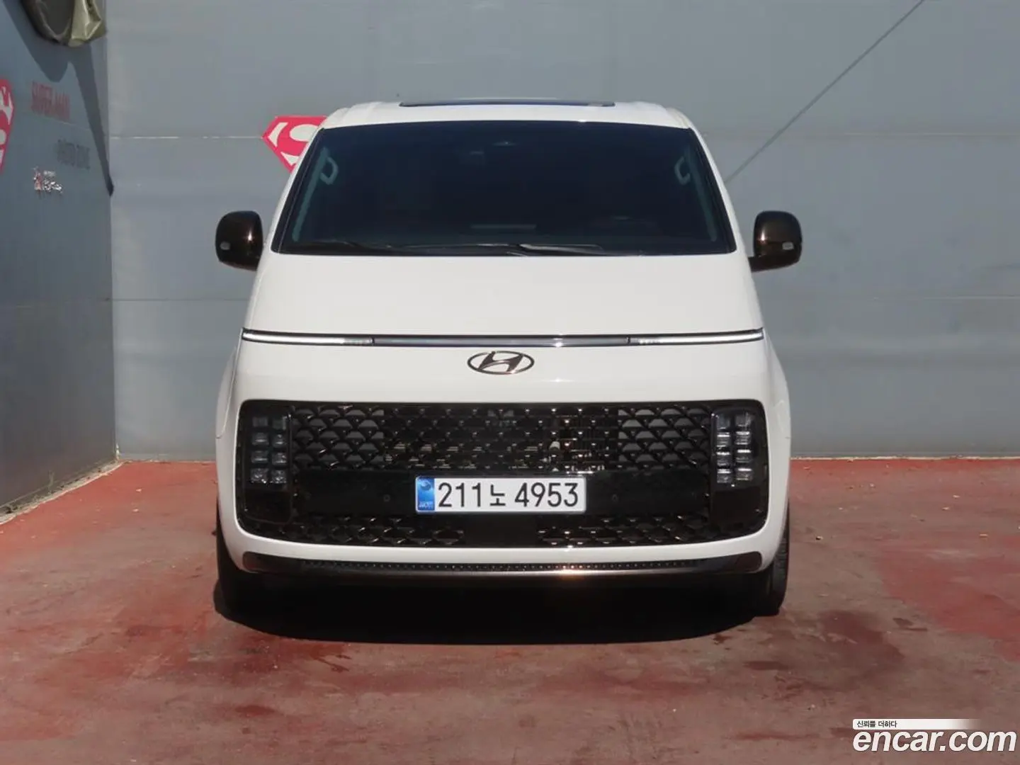 Hyundai Staria Lounge 9-Seater 2021