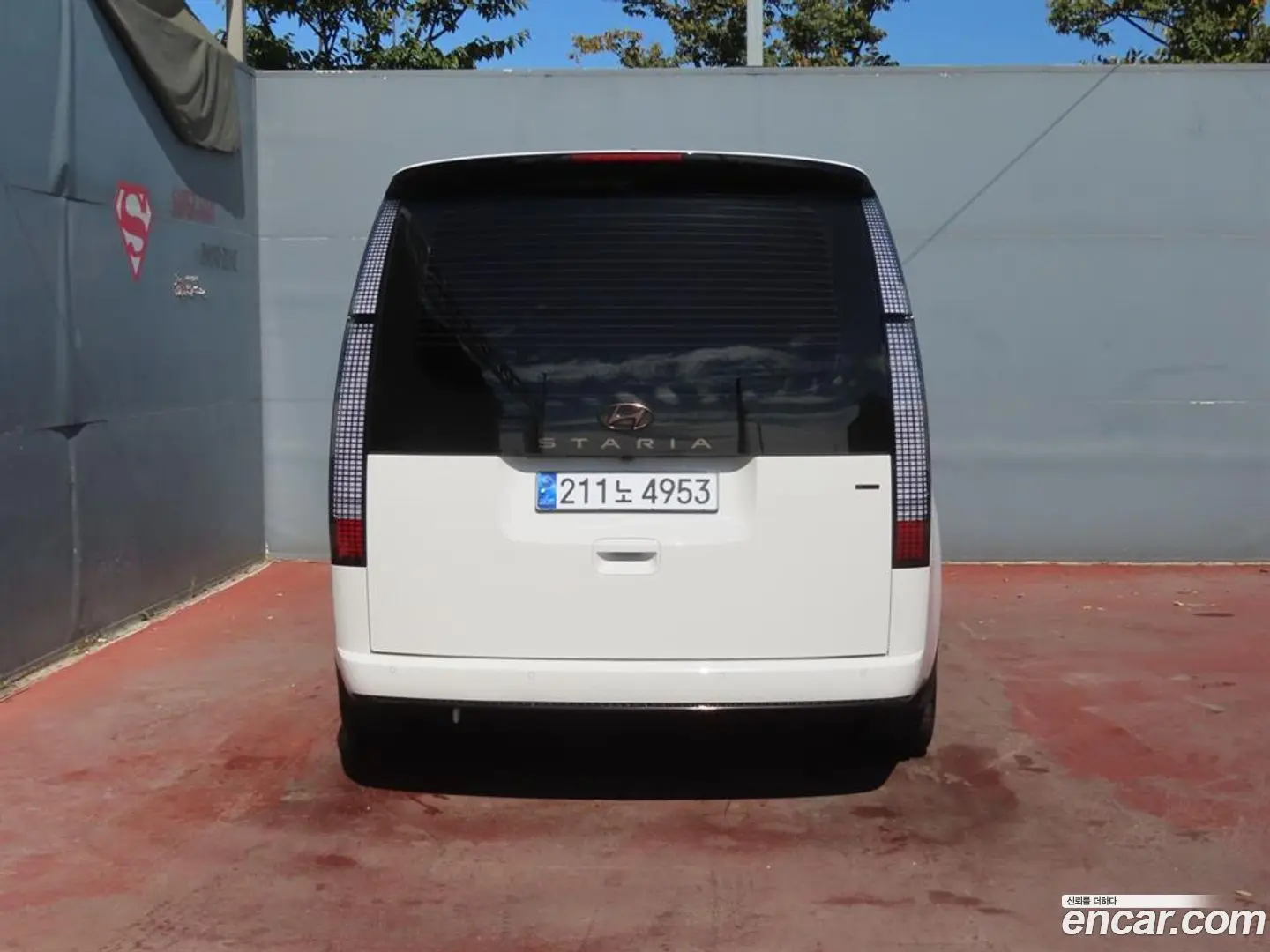Hyundai Staria Lounge 9-Seater 2021