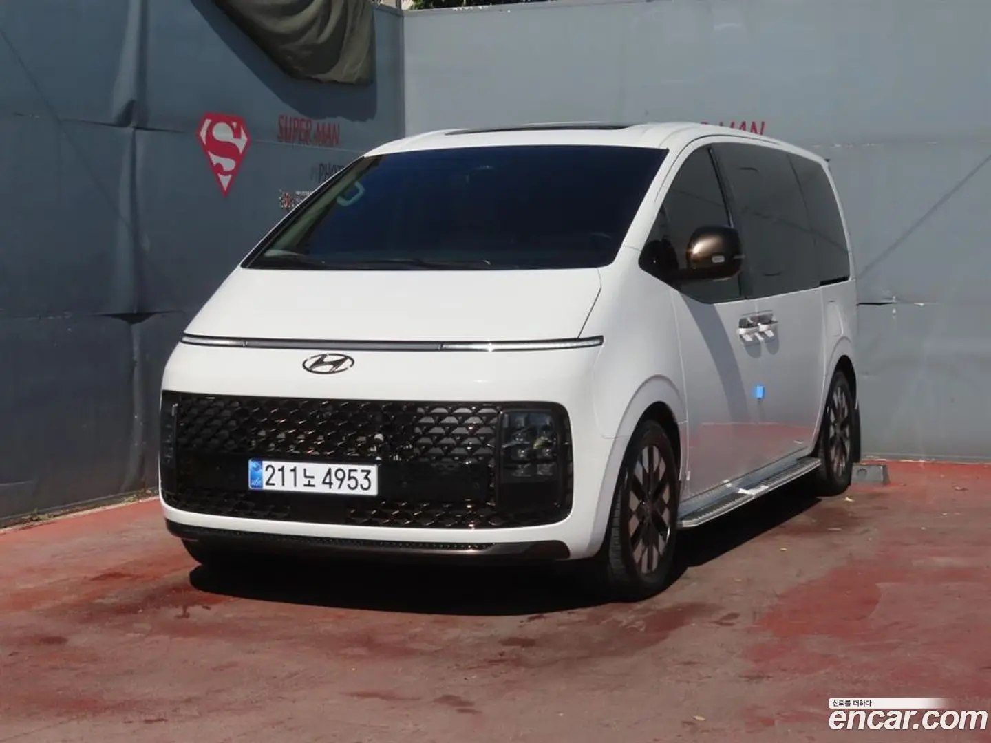 Hyundai Staria Lounge 9-Seater 2021