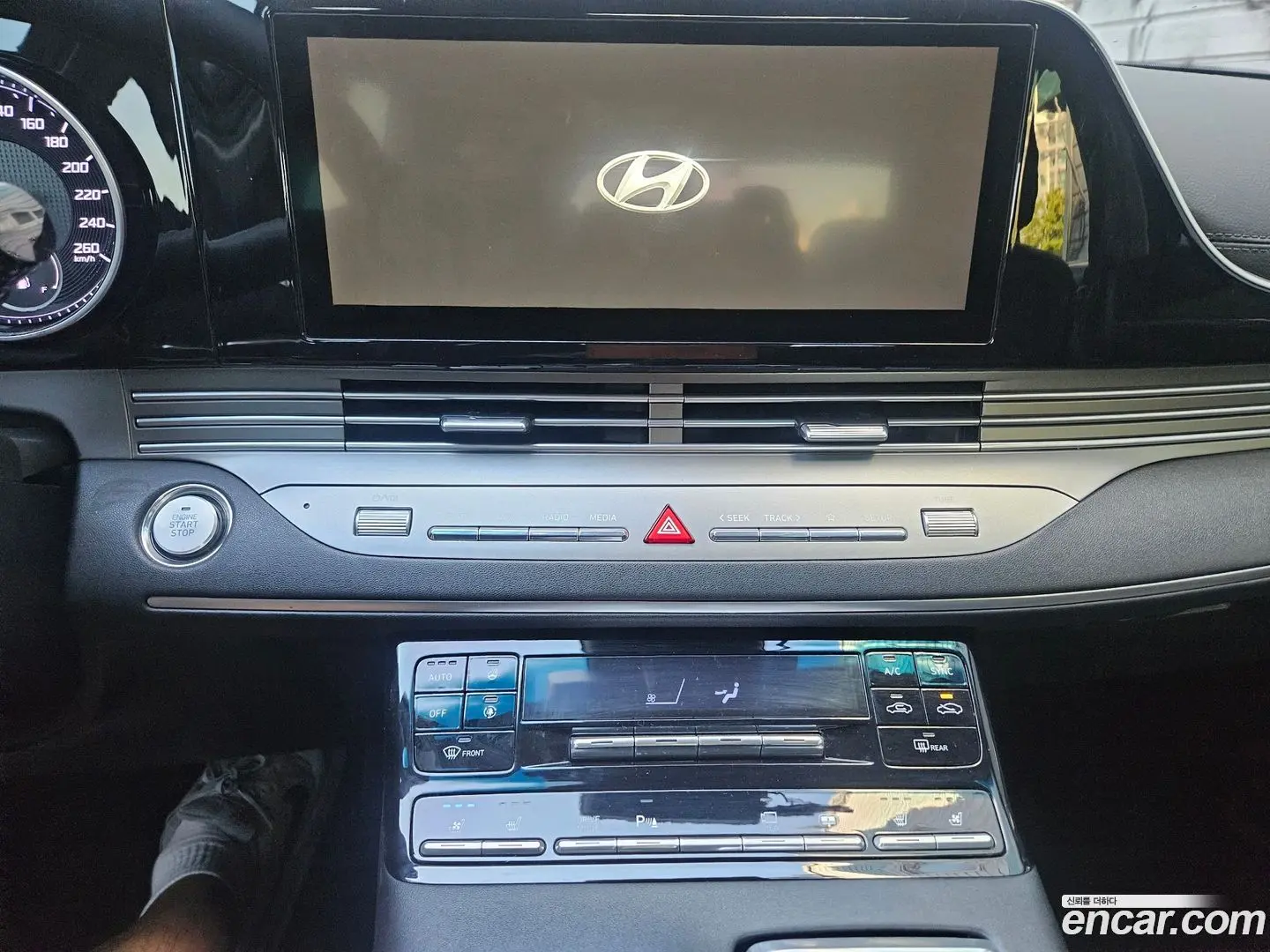 Hyundai Grandeur 3.3