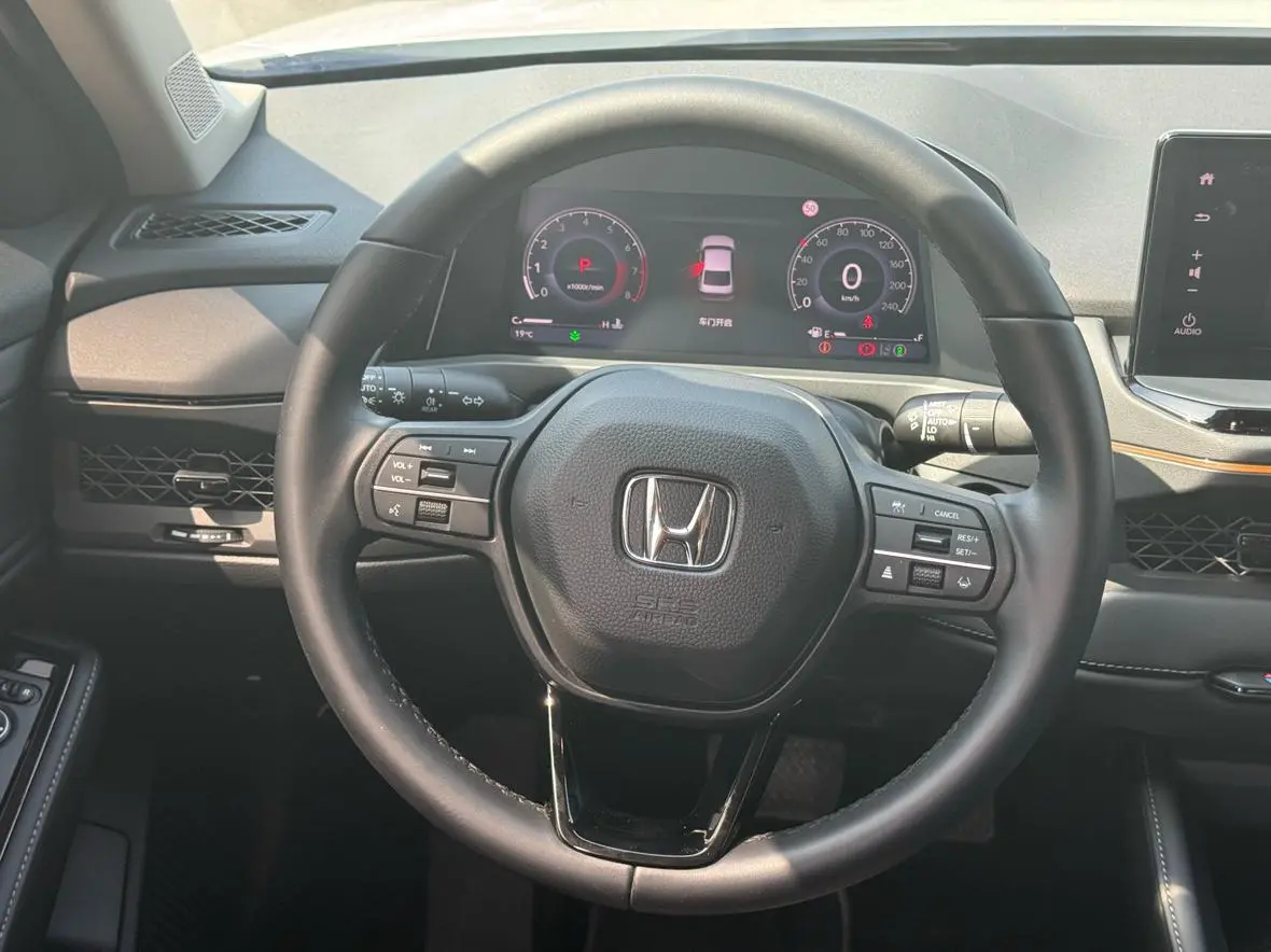 Honda Accord 2023 Sharp T Dynamic 260TURBO Smart Enjoy