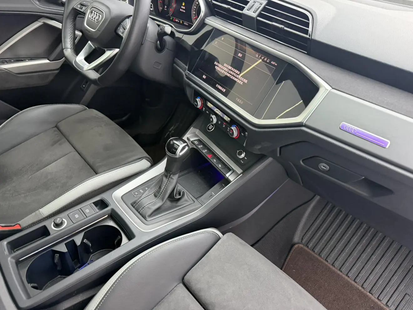 Audi Q3 2023 Facelift 40 TFSI Dynamic Fashion