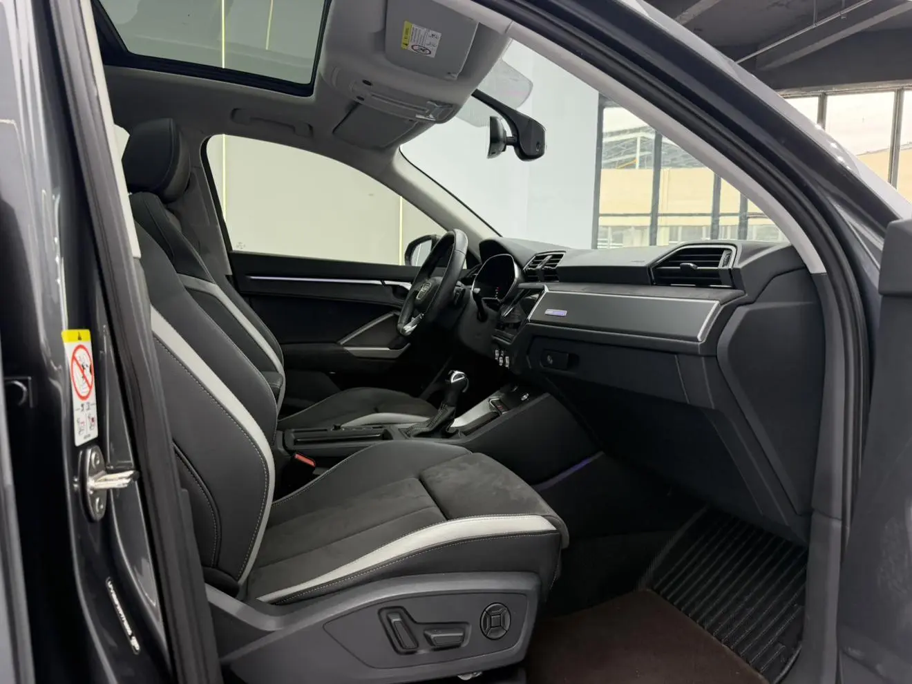 Audi Q3 2023 Facelift 40 TFSI Dynamic Fashion