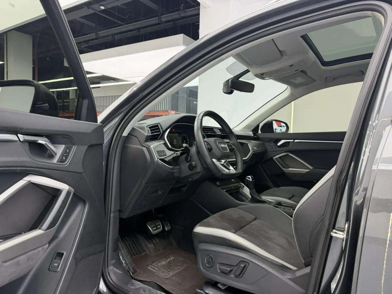 Audi Q3 2023 Facelift 40 TFSI Dynamic Fashion