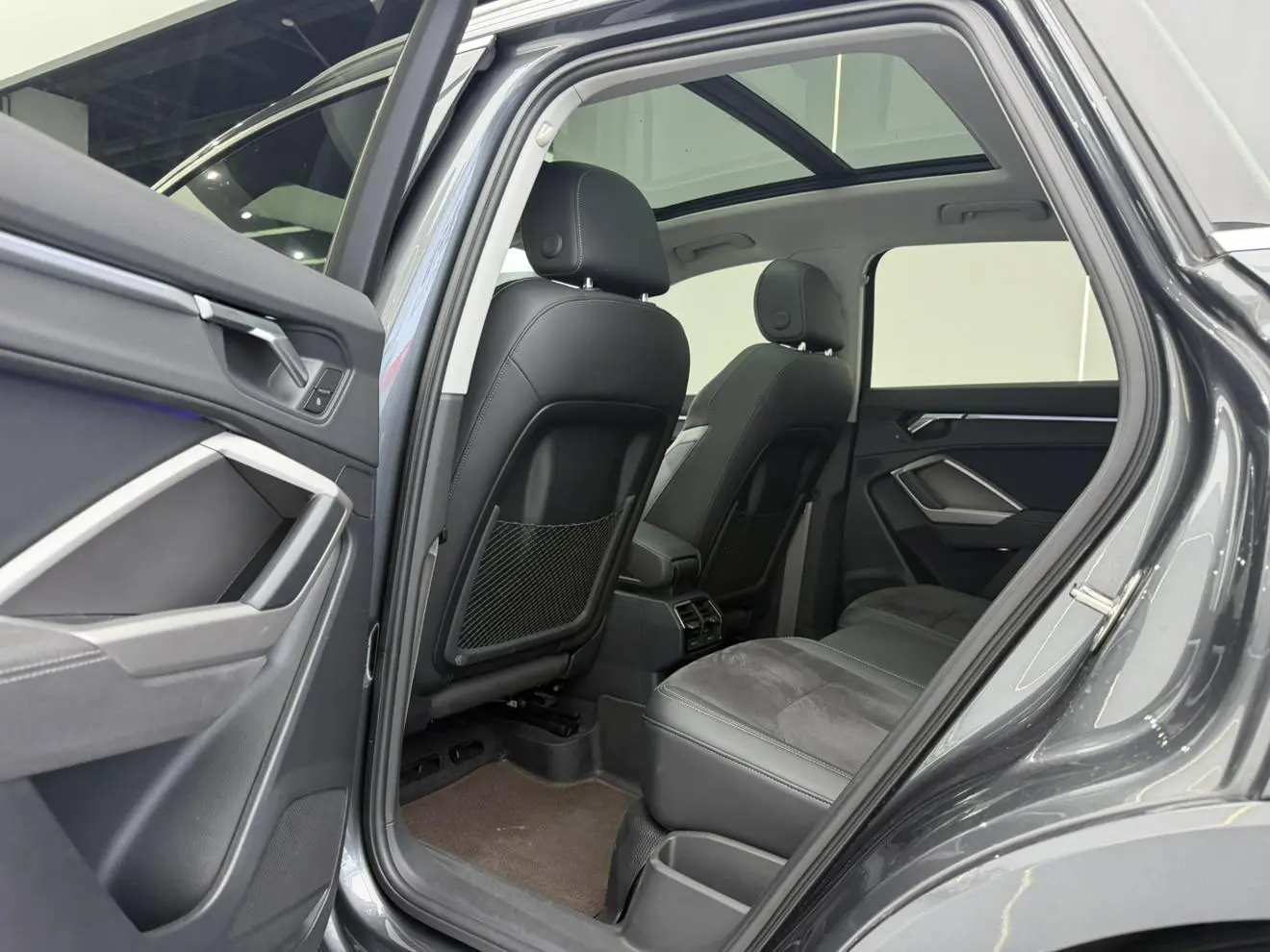 Audi Q3 2023 Facelift 40 TFSI Dynamic Fashion