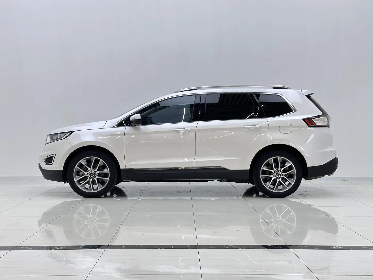 Ford Edge 2018 EcoBoost 245 4WD Premium Sharp Plus 7 seat China V
