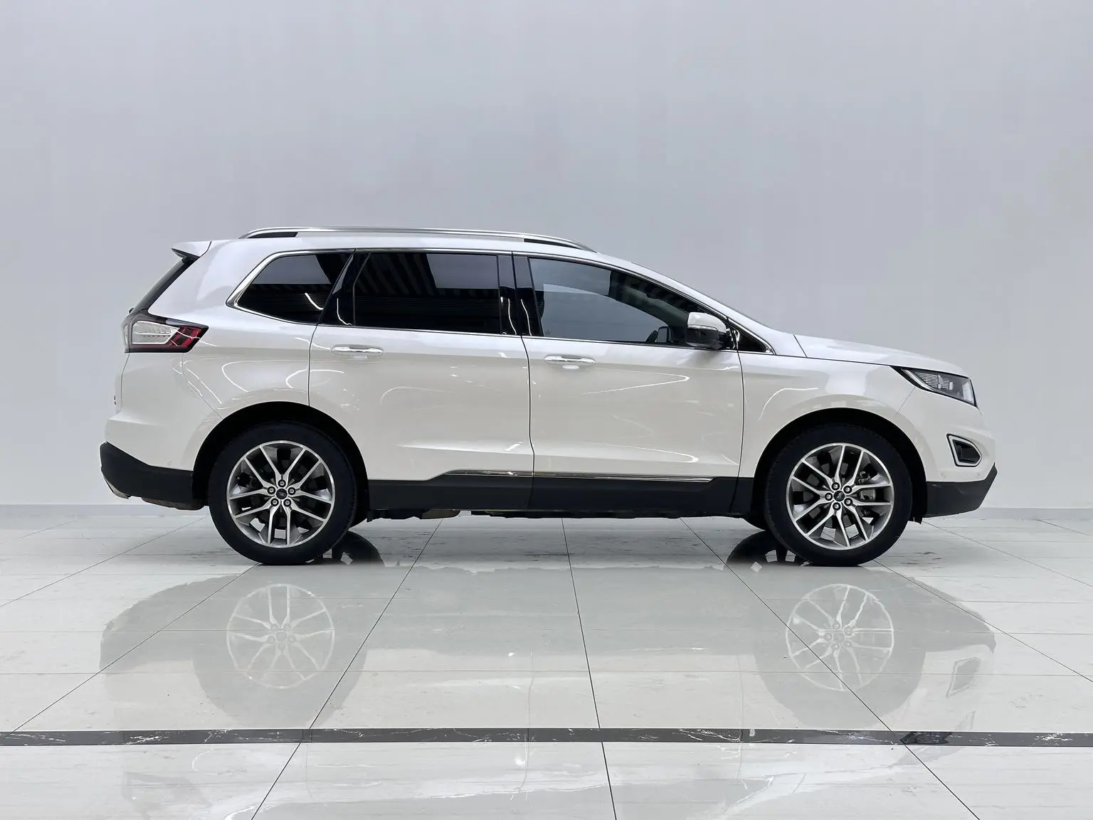 Ford Edge 2018 EcoBoost 245 4WD Premium Sharp Plus 7 seat China V