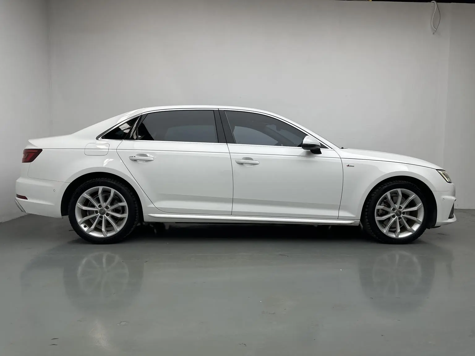 Audi A4L 2019 40 TFSI Fashion China V